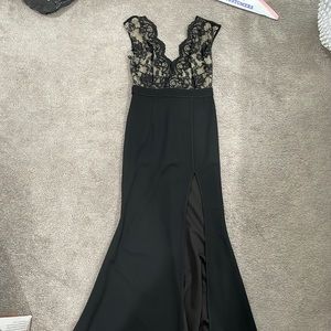 Maniju Black Gown - size Small